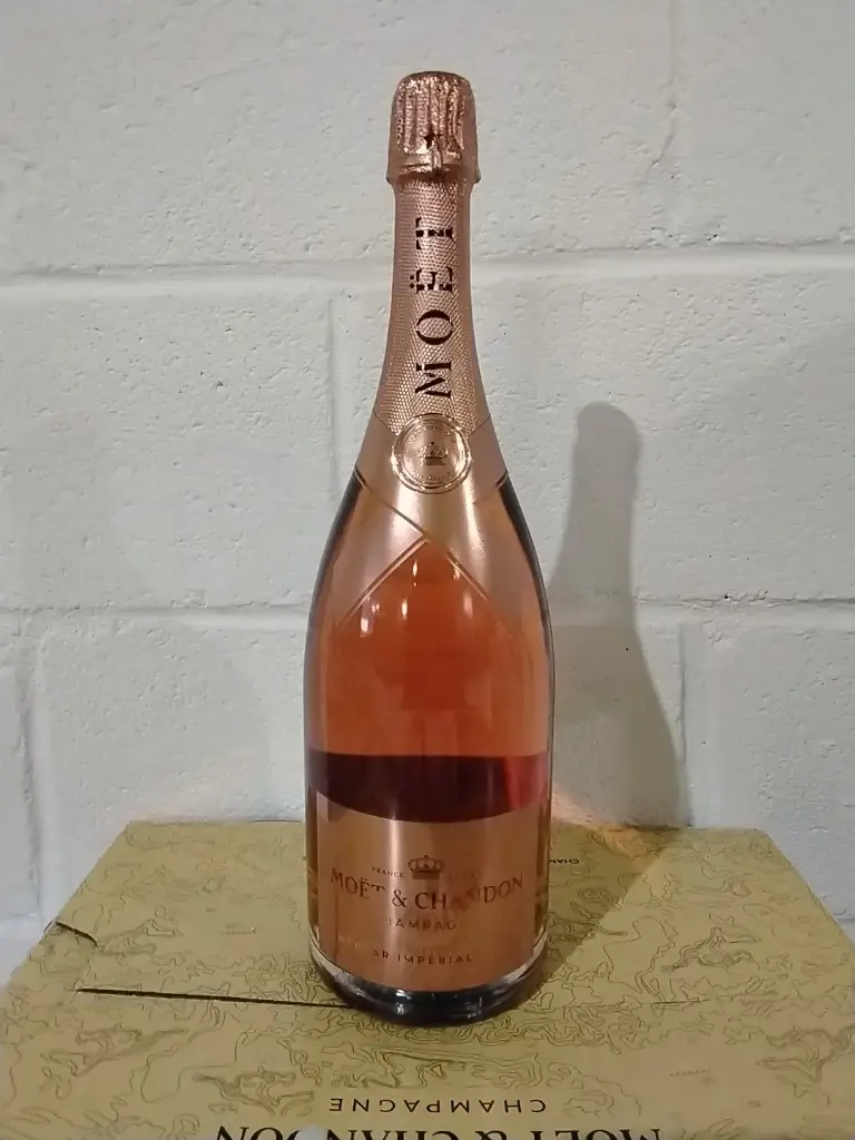 Moet & Chandon N.I.R.O Luminoso 150cl