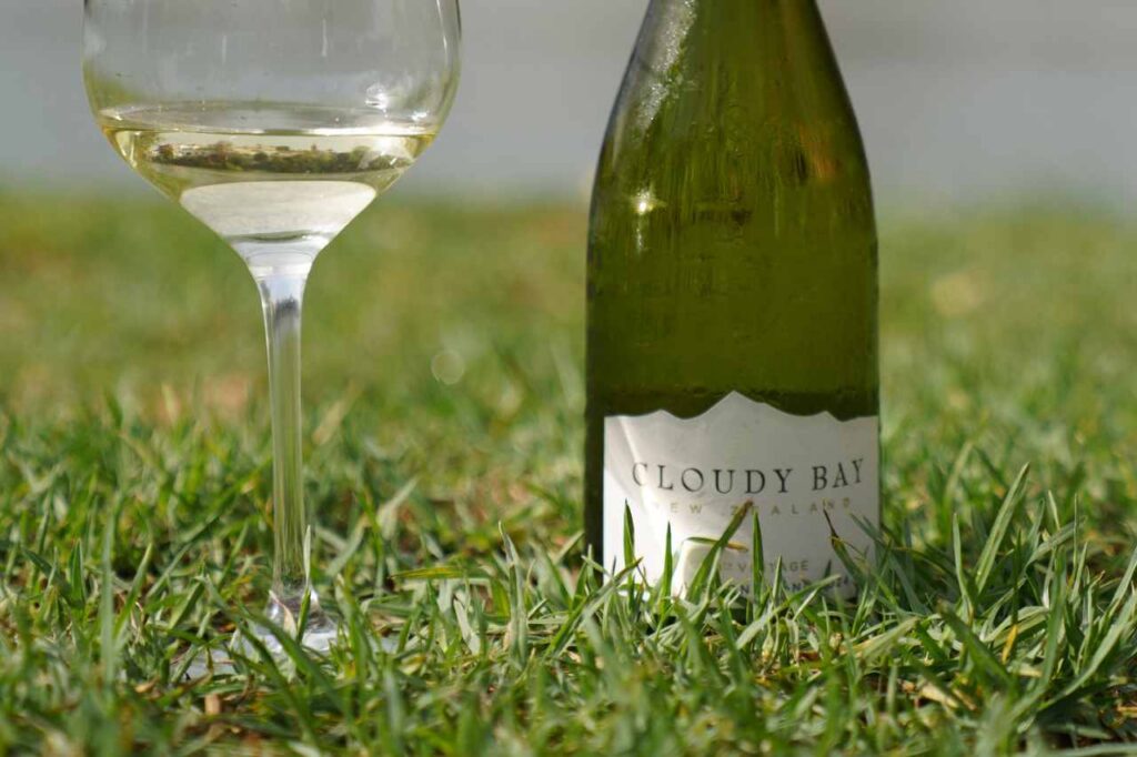 ¿Cómo es el vino Sauvignon Blanc? cloudy bay unique value